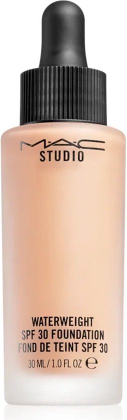 MAC Studio Waterweight Foundation SPF 30 – NW18