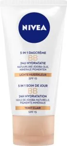 Nivea Essentials 5-in-1 BB Dagcrème - Licht SPF 15, 50 ml